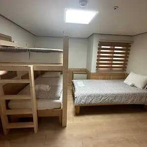 首尔站r旅馆 招待所